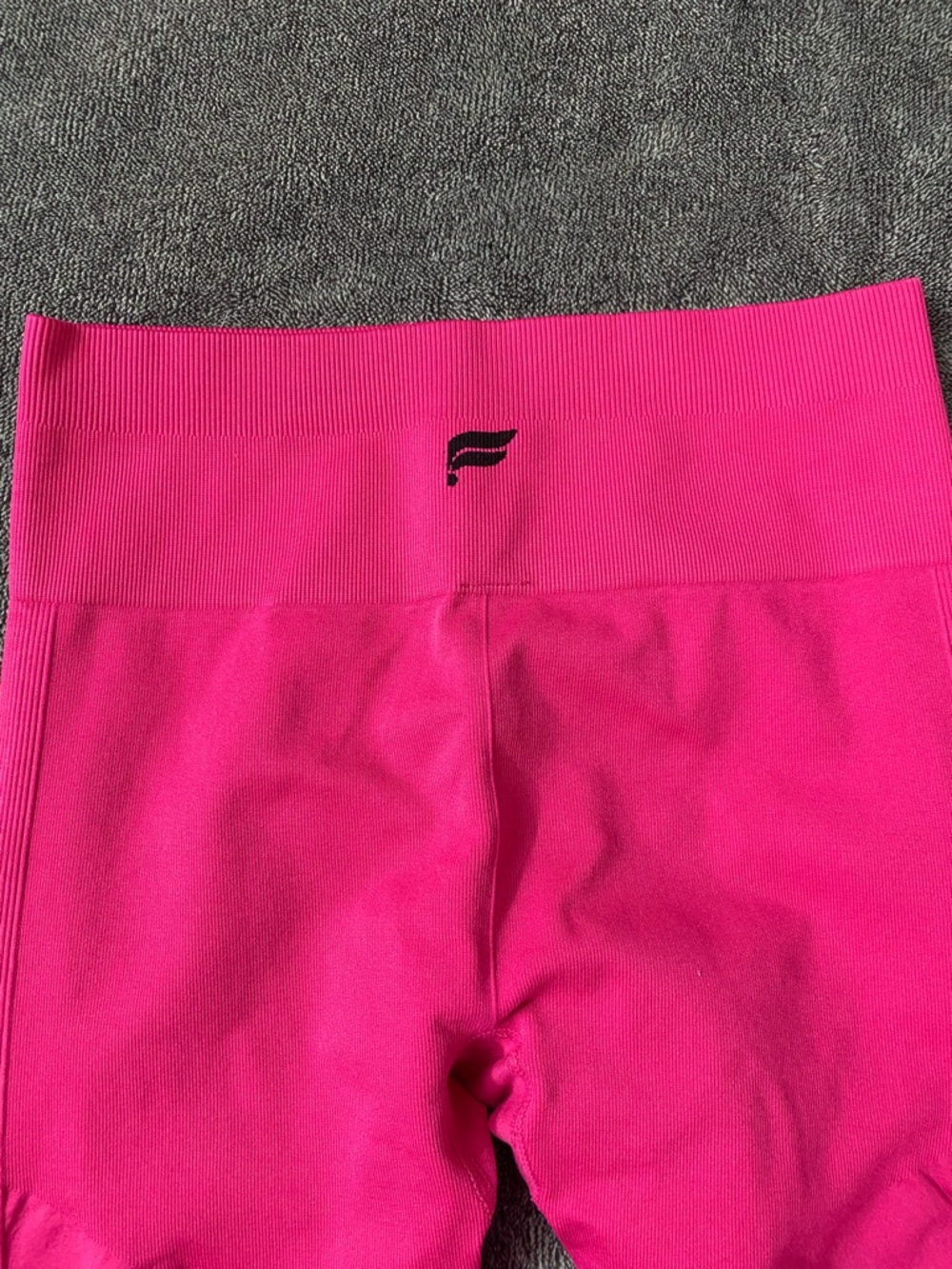 Fabletics Hot Pink Seamless High-Waisted Perforated Leggings Size S/M Like New - Picture 6 of 8